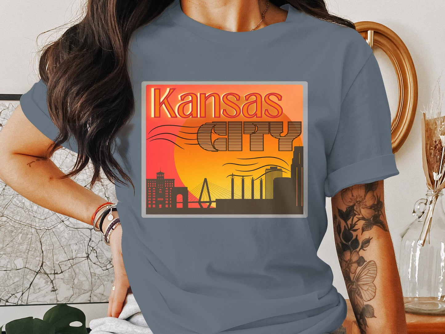 Kansas City Skyline Graphic T-Shirt, Retro Kansas City Tee, Kansas City Souvenir Shirt, Kansas City Lover Gift, Unisex Graphic Tee