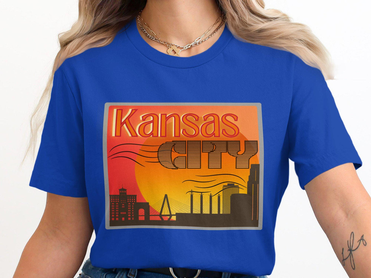 Kansas City Skyline Graphic T-Shirt, Retro Kansas City Tee, Kansas City Souvenir Shirt, Kansas City Lover Gift, Unisex Graphic Tee