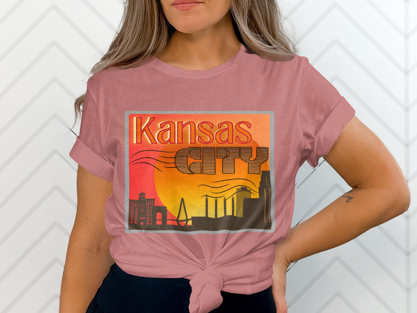 Kansas City Skyline Graphic T-Shirt, Retro Kansas City Tee, Kansas City Souvenir Shirt, Kansas City Lover Gift, Unisex Graphic Tee